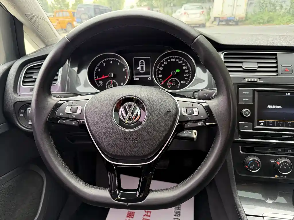 Volkswagen Golf — миниатюра 12