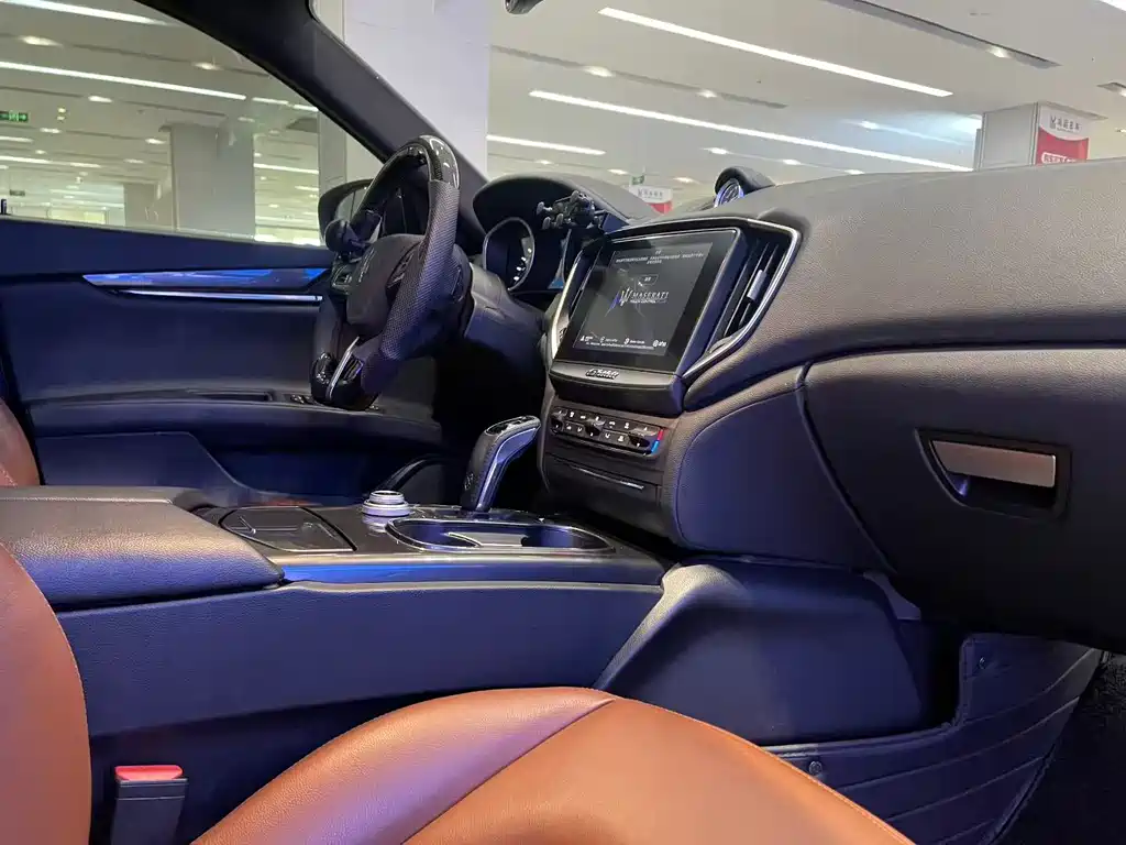 Land Rover Range Rover Sport 2020 3.0 L6 SE