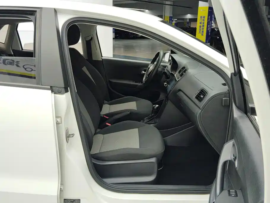 Volkswagen Polo — миниатюра 8