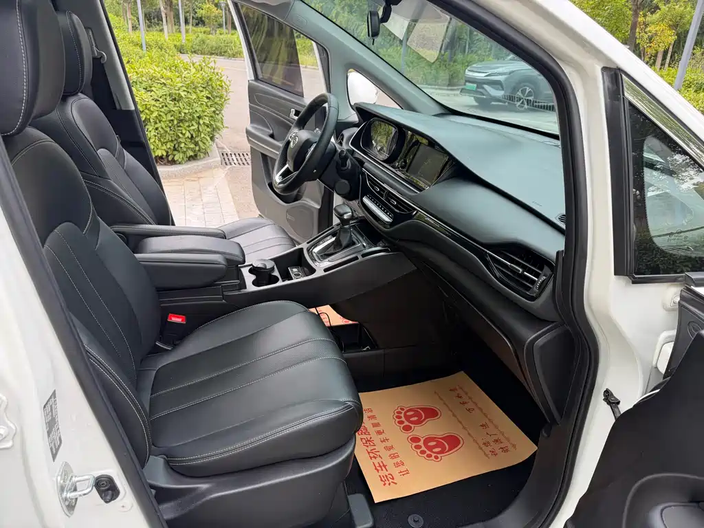 GAC Motor Trumpchi M6 — миниатюра 8