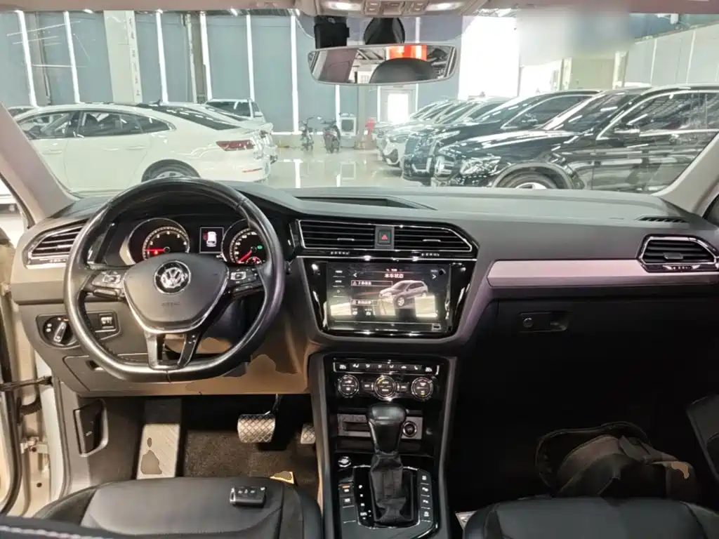 Volkswagen Tiguan L — миниатюра 10