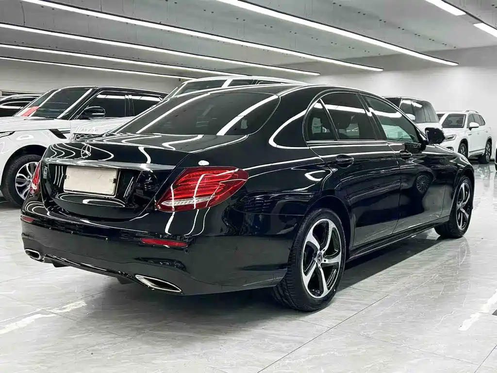 Mercedes-Benz E-Class — миниатюра 4
