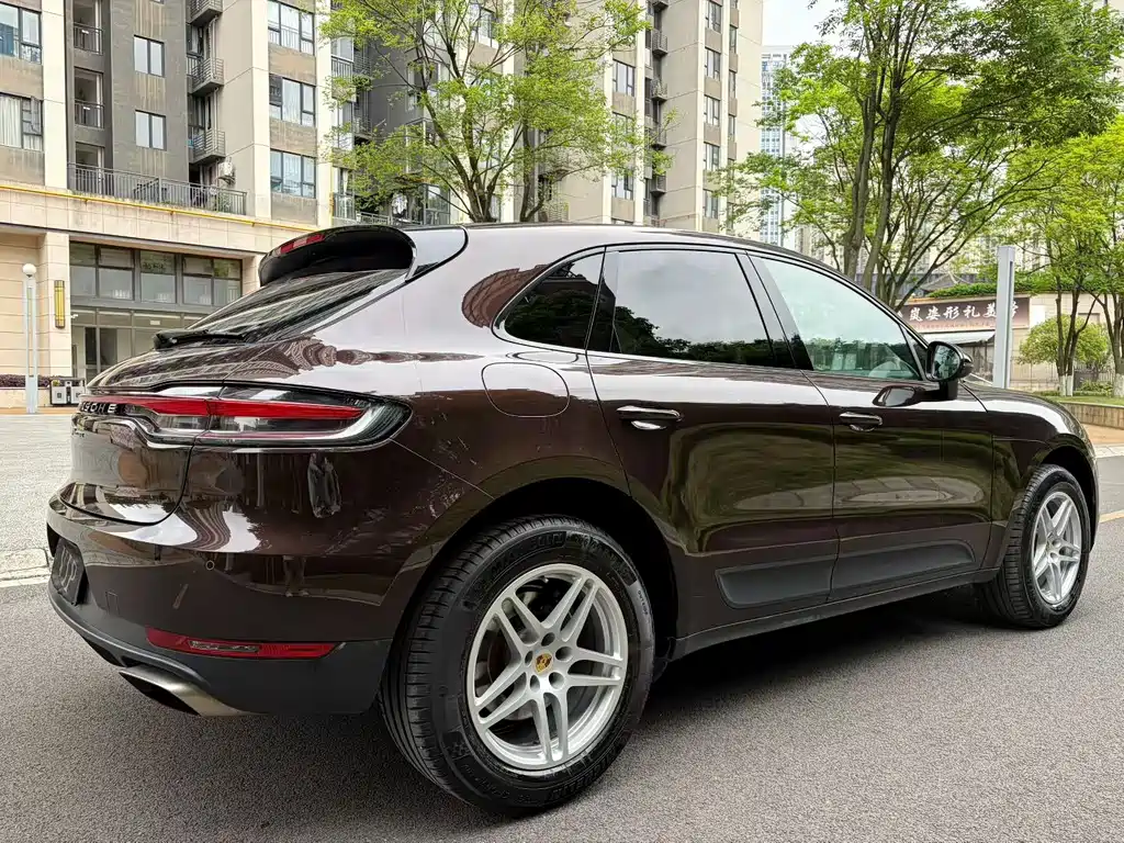 Porsche Macan — миниатюра 7