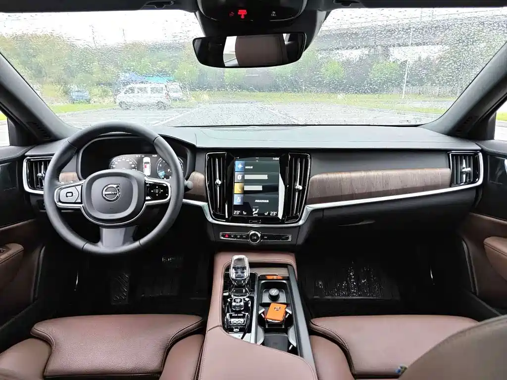 Volvo S90 — миниатюра 4