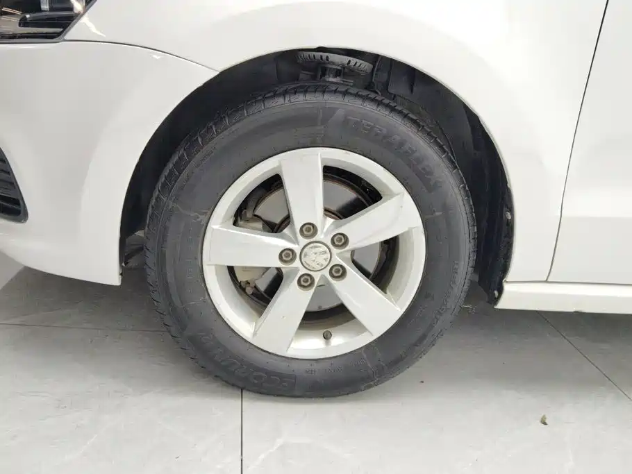 Volkswagen Polo — миниатюра 6