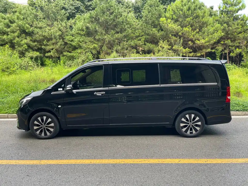 Mercedes-Benz Vito 2021 2.0T Elite 7 мест