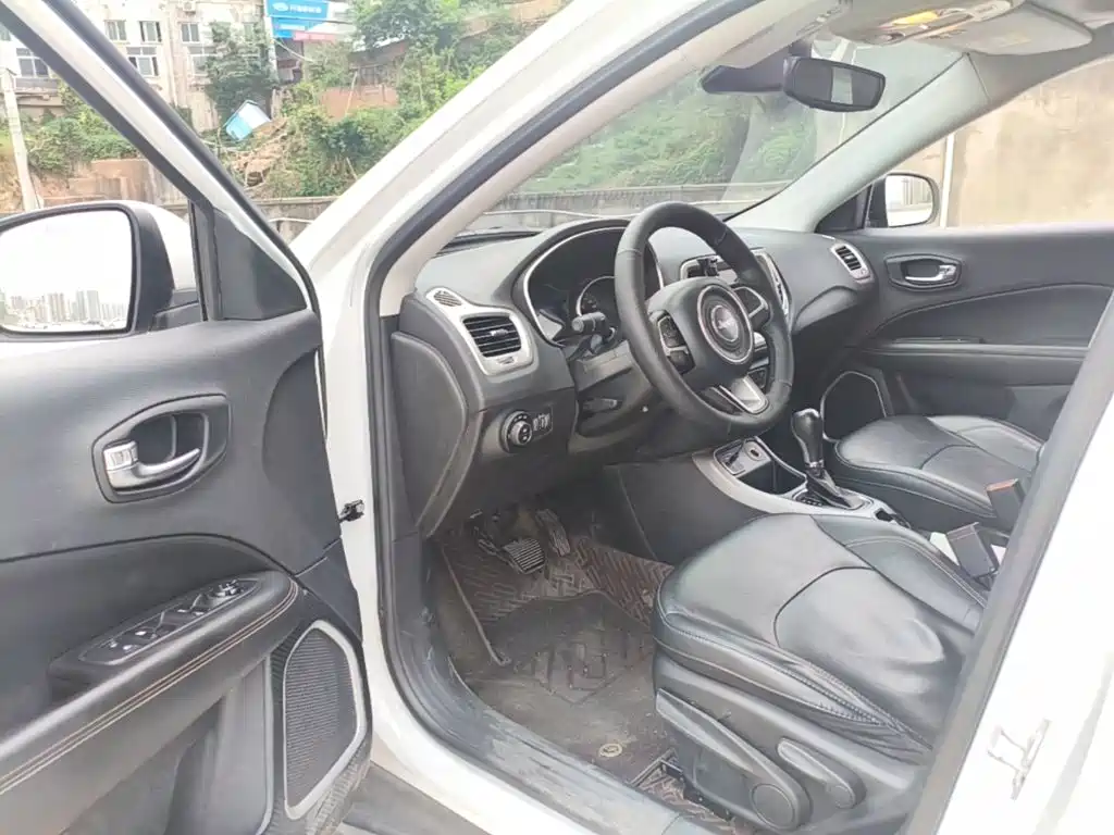 Jeep Compass — миниатюра 16