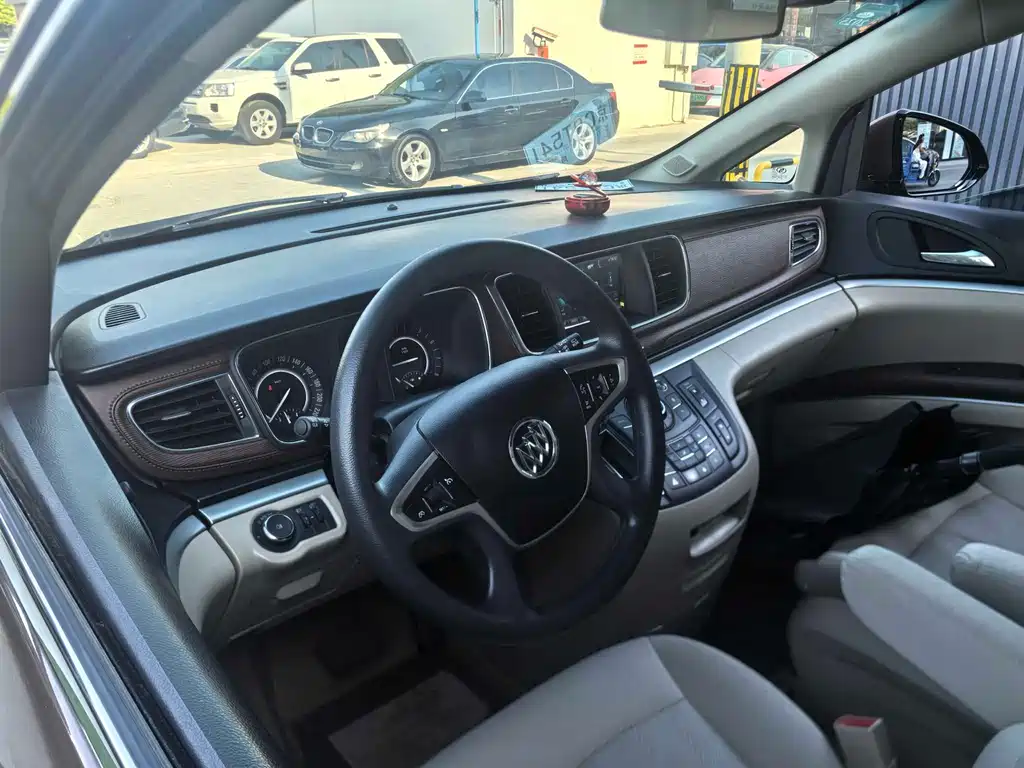 Buick GL8 2017 25S Luxury V