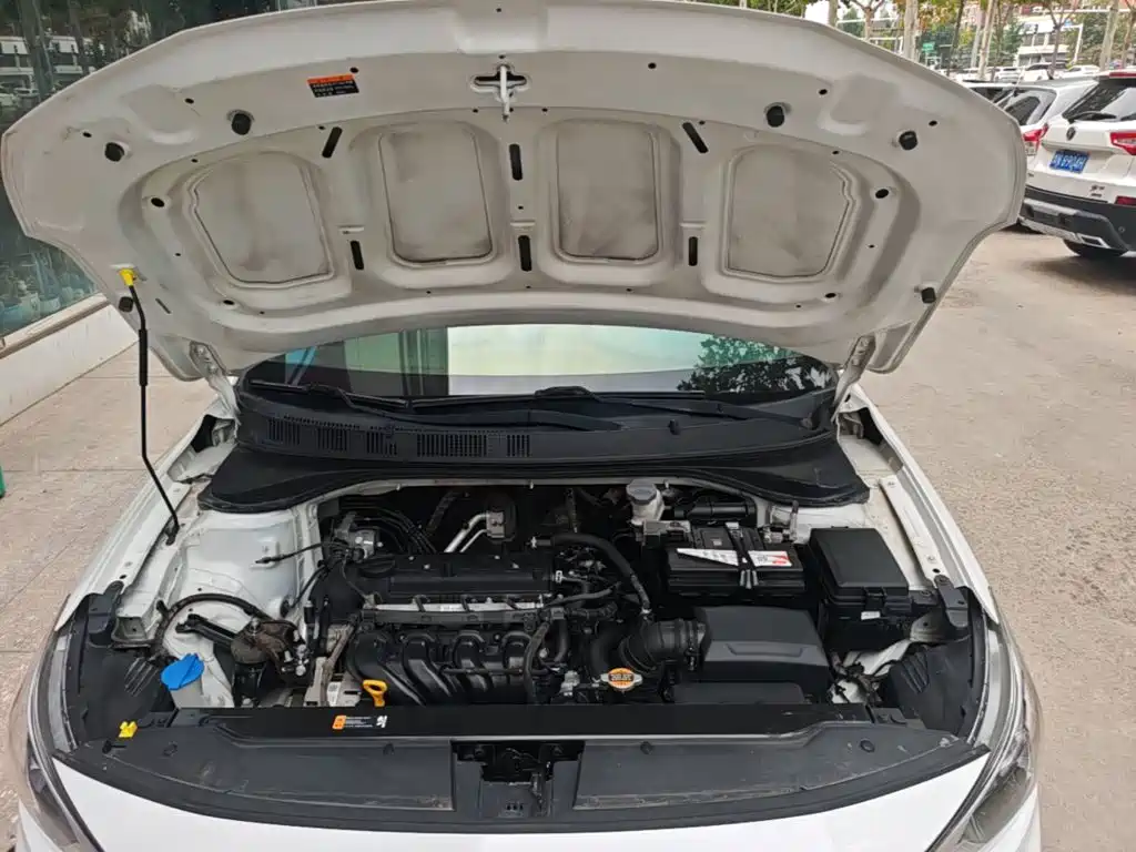 Hyundai Elantra — миниатюра 20