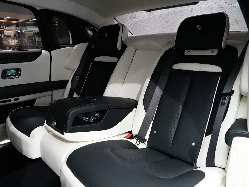 Rolls-Royce Ghost — миниатюра 20