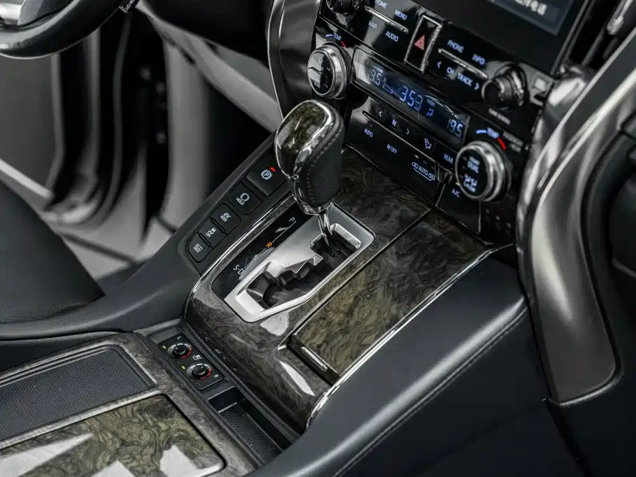 Toyota Vellfire — миниатюра 24