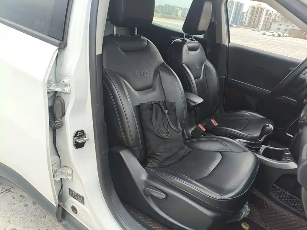 Jeep Compass — миниатюра 25