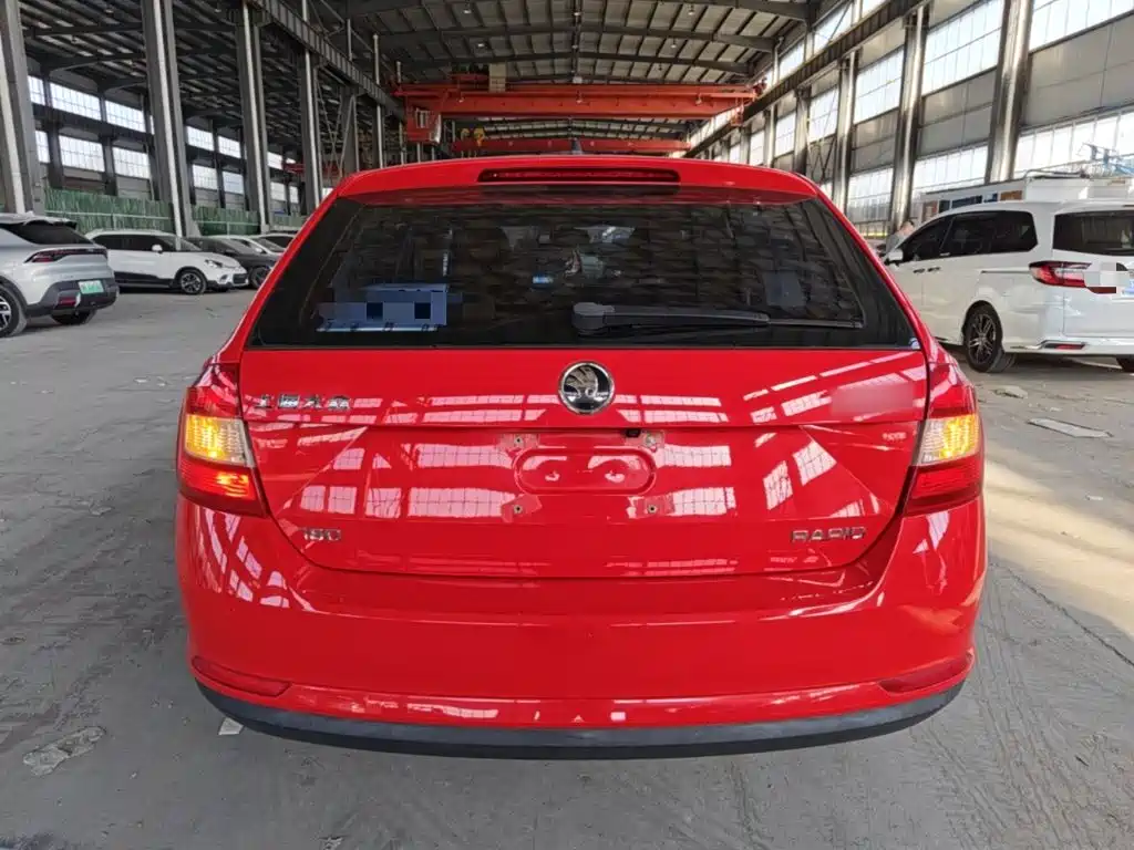Skoda Rapid Spaceback — миниатюра 6