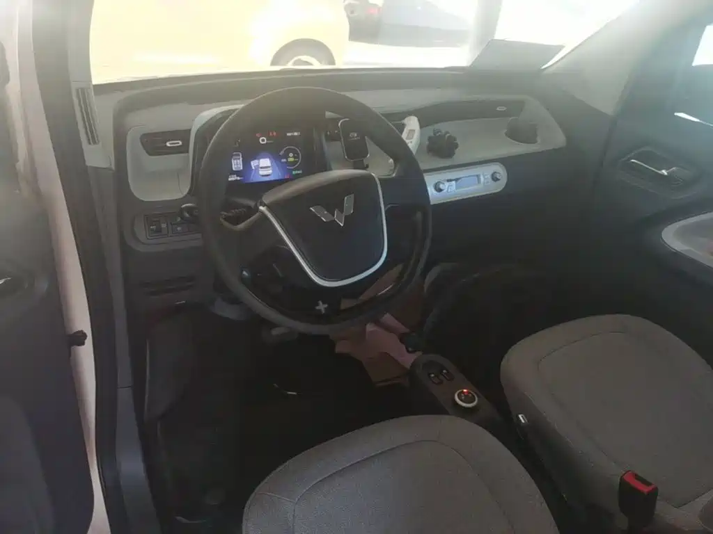 Wuling MINIEV — миниатюра 10