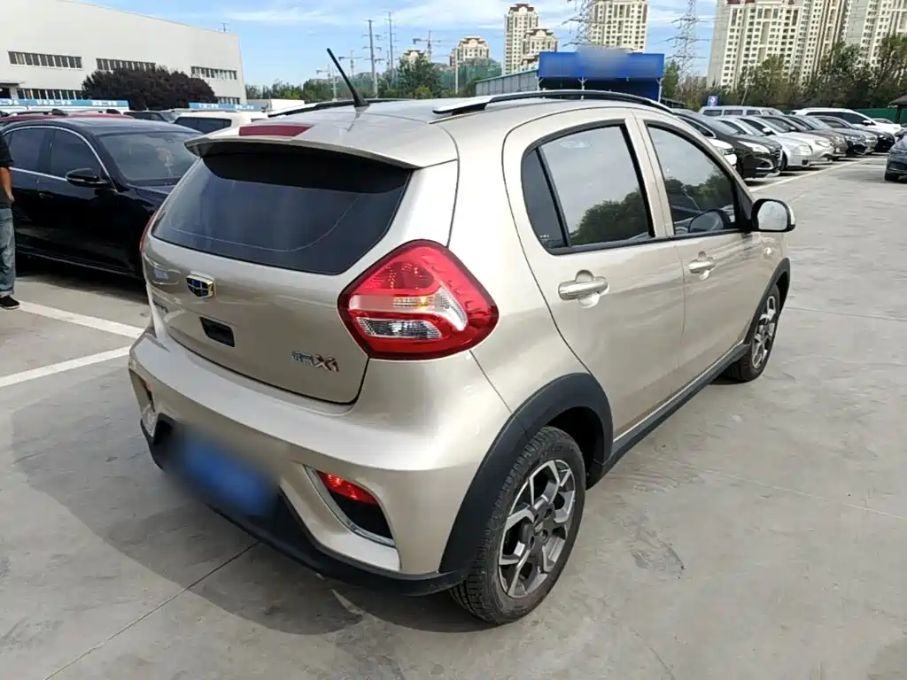 Geely Vision X1 — миниатюра 7