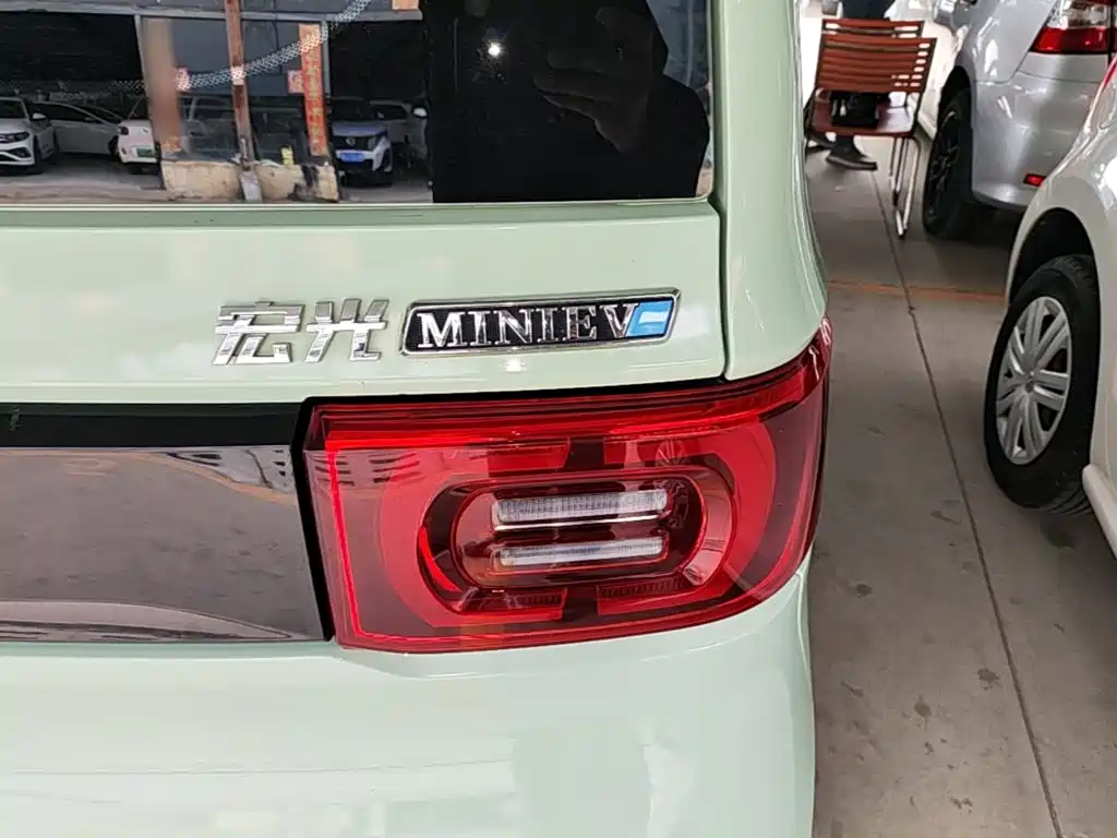 Wuling MINIEV — миниатюра 8