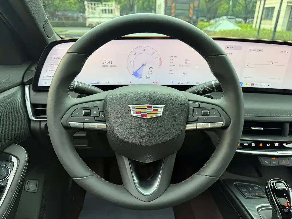 Cadillac CT5 — миниатюра 12