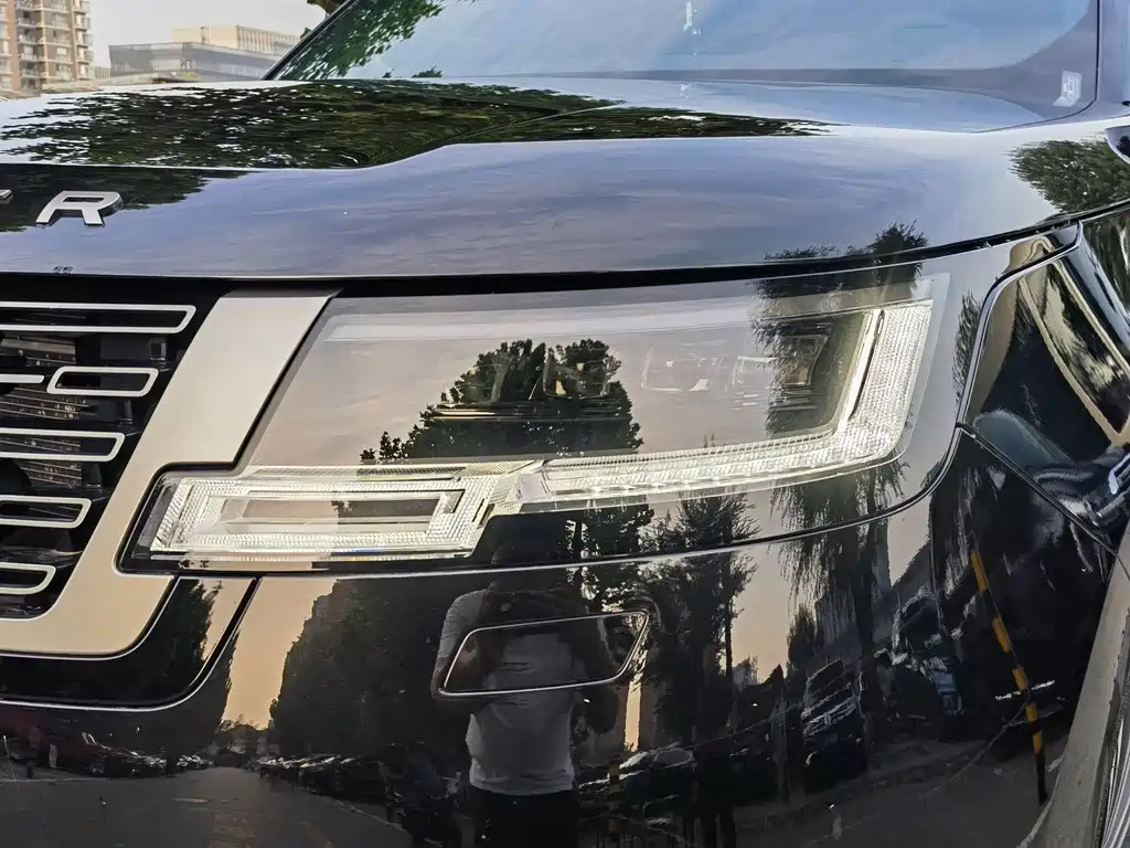 Land Rover Range Rover — миниатюра 17