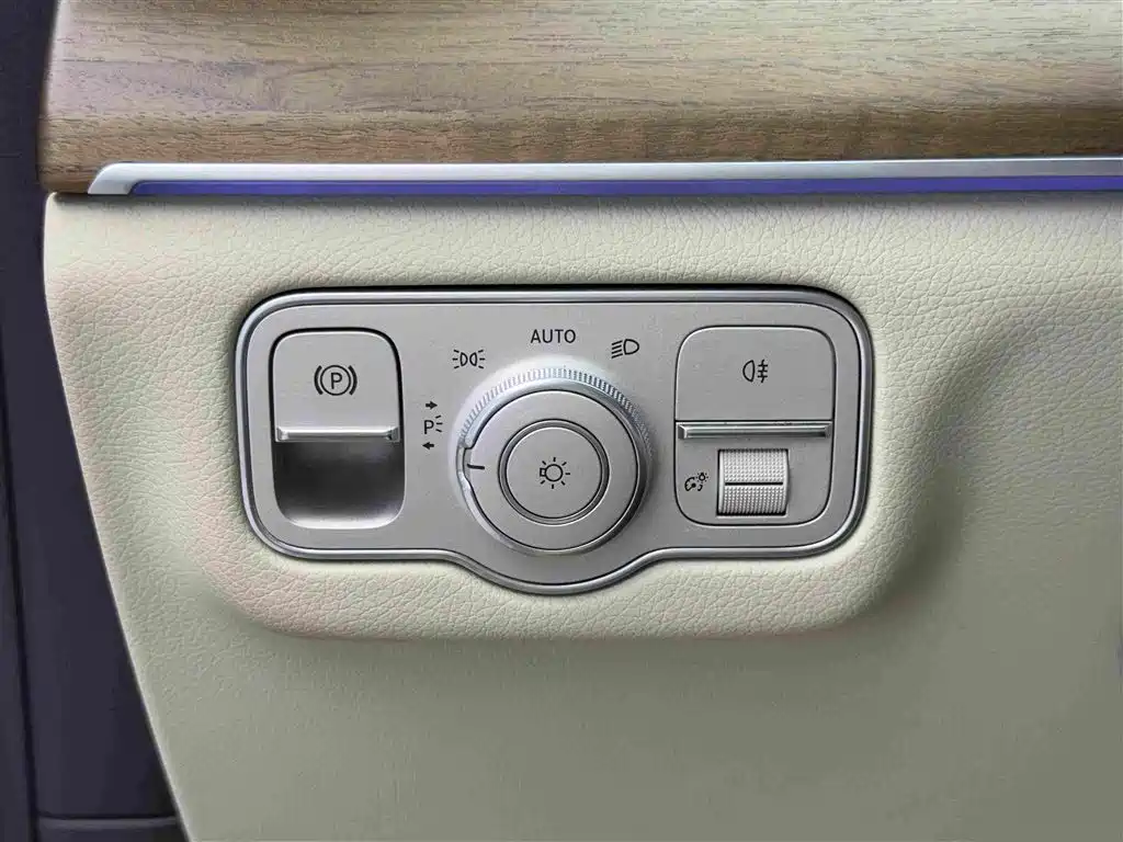 Mercedes-Benz GLE New Energy — миниатюра 17