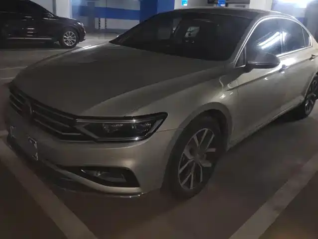 VOLKSWAGEN MAGOTAN 2021