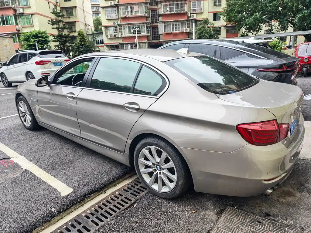 BMW 5 Series — миниатюра 4