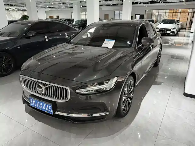 VOLVO S90 2024