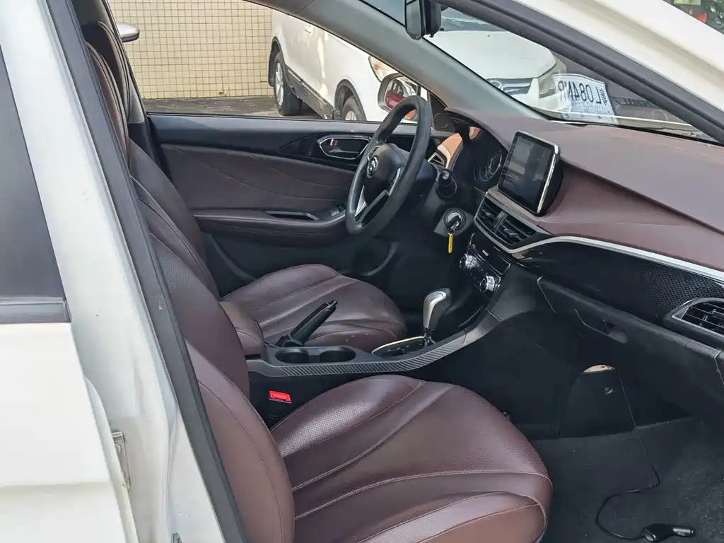 Soueast A5 Yiwu — миниатюра 9