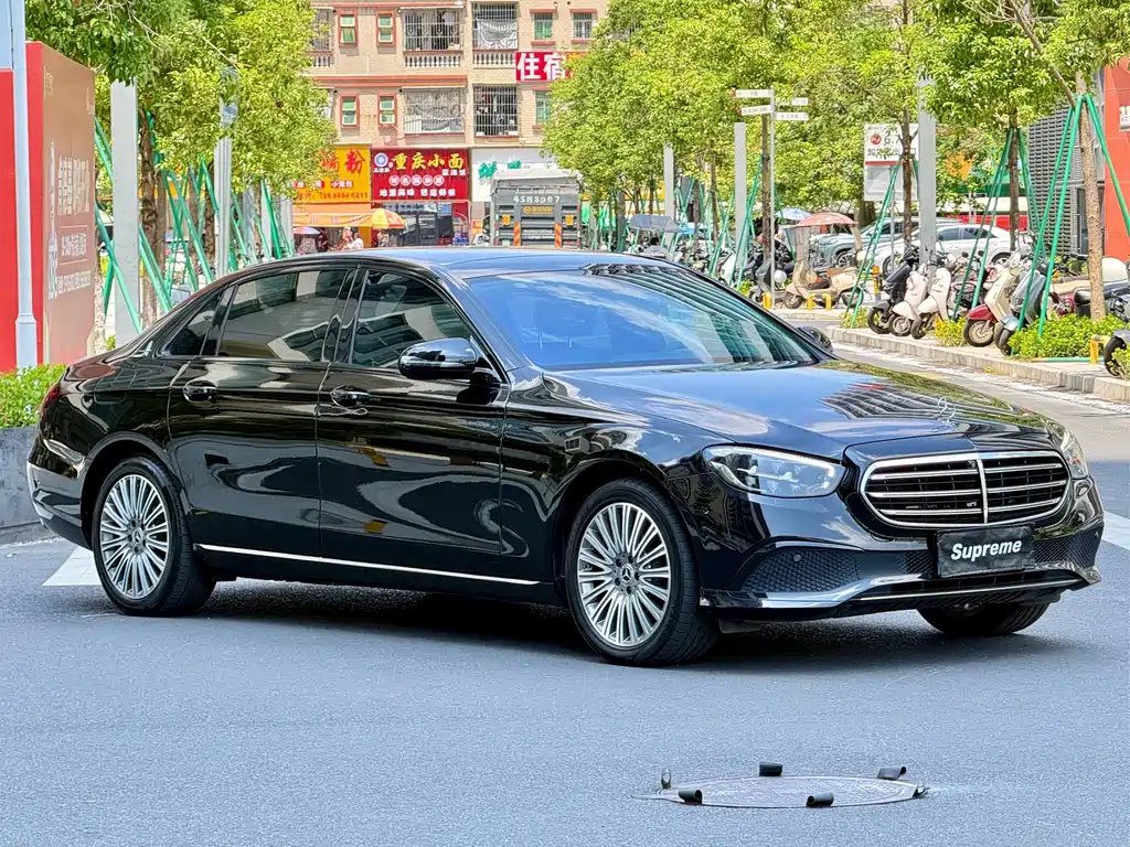 Mercedes-Benz E-Class — миниатюра 3