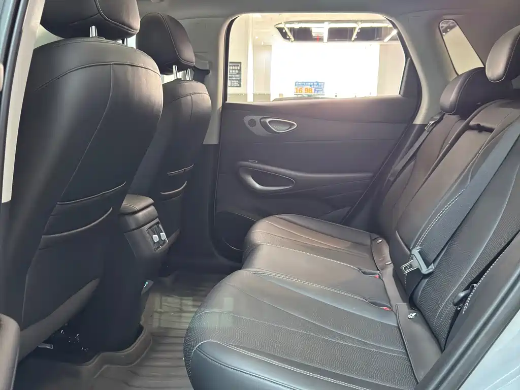 BYD Sealion 05 EV — миниатюра 7