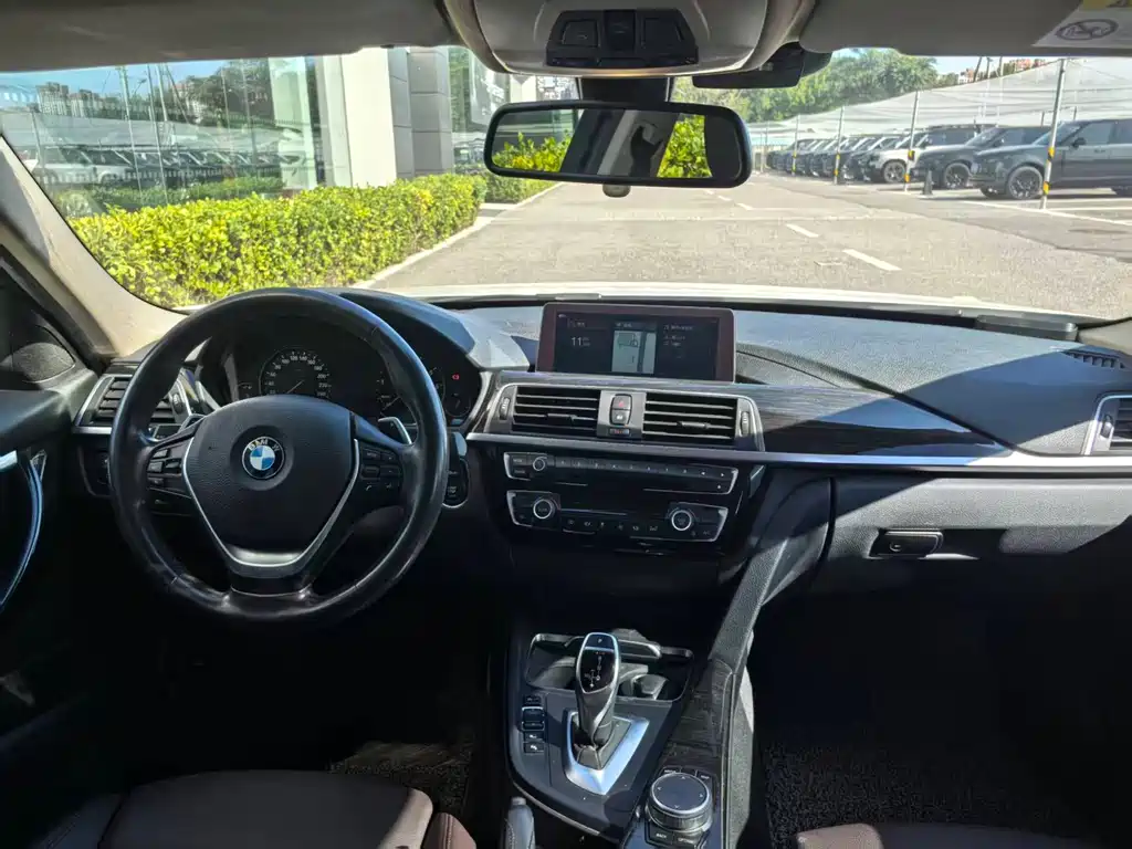 BMW 3 Series — миниатюра 10