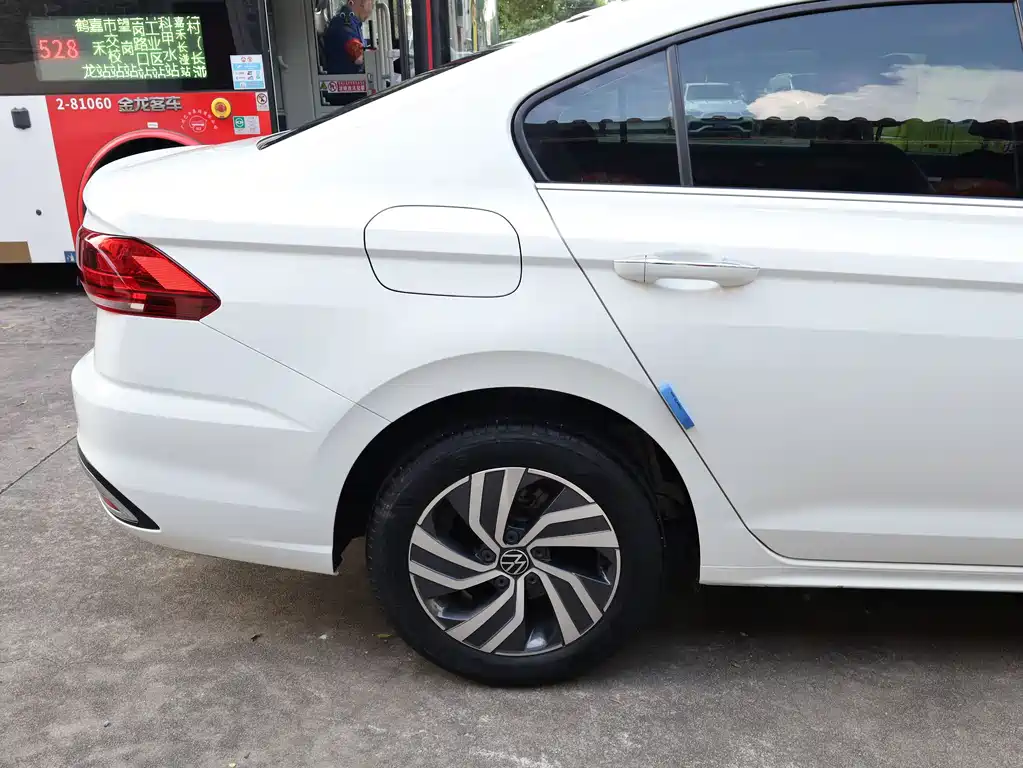 Volkswagen Bora — миниатюра 24
