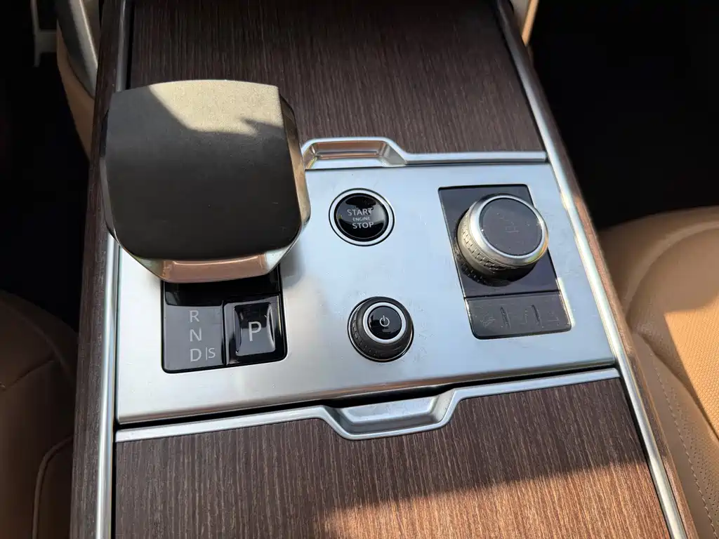 Land Rover Range Rover — миниатюра 11