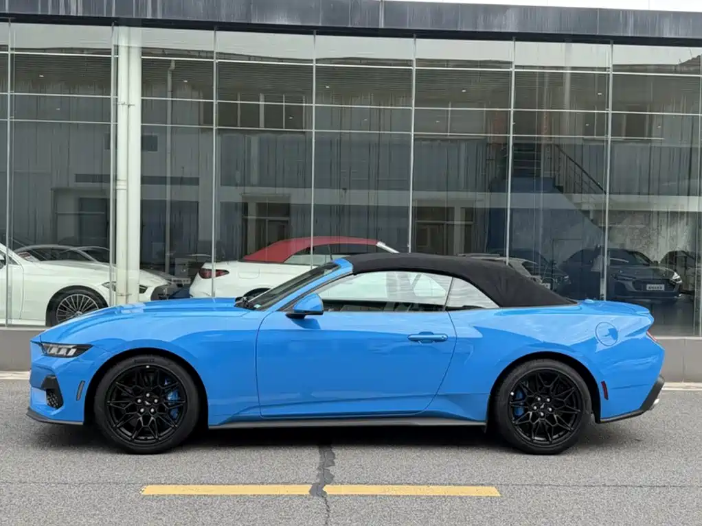 Ford Mustang — миниатюра 7