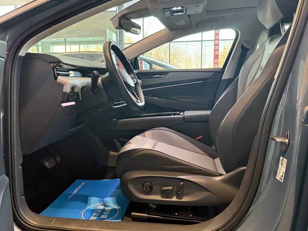 VOLKSWAGEN ID.7 VIZZION