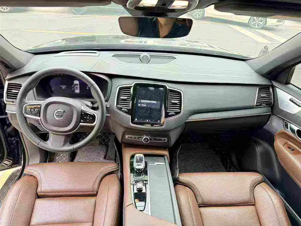 Volvo XC90 PHEV — миниатюра 5