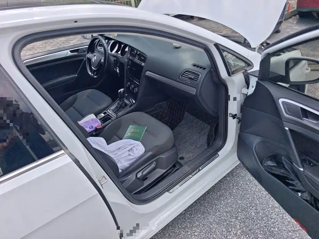 Volkswagen Golf — миниатюра 18