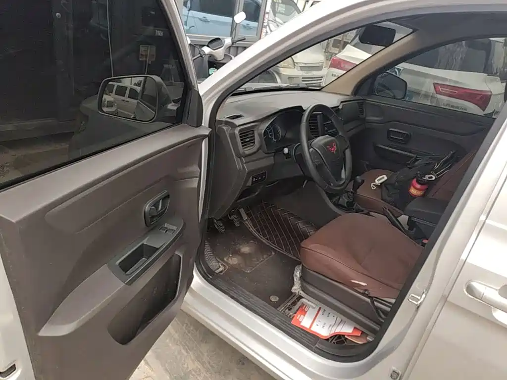 Wuling Hongguang V — миниатюра 12