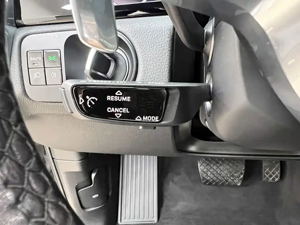 Porsche Cayenne — миниатюра 18