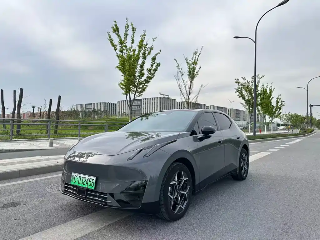Lynk & Co Z20 2025