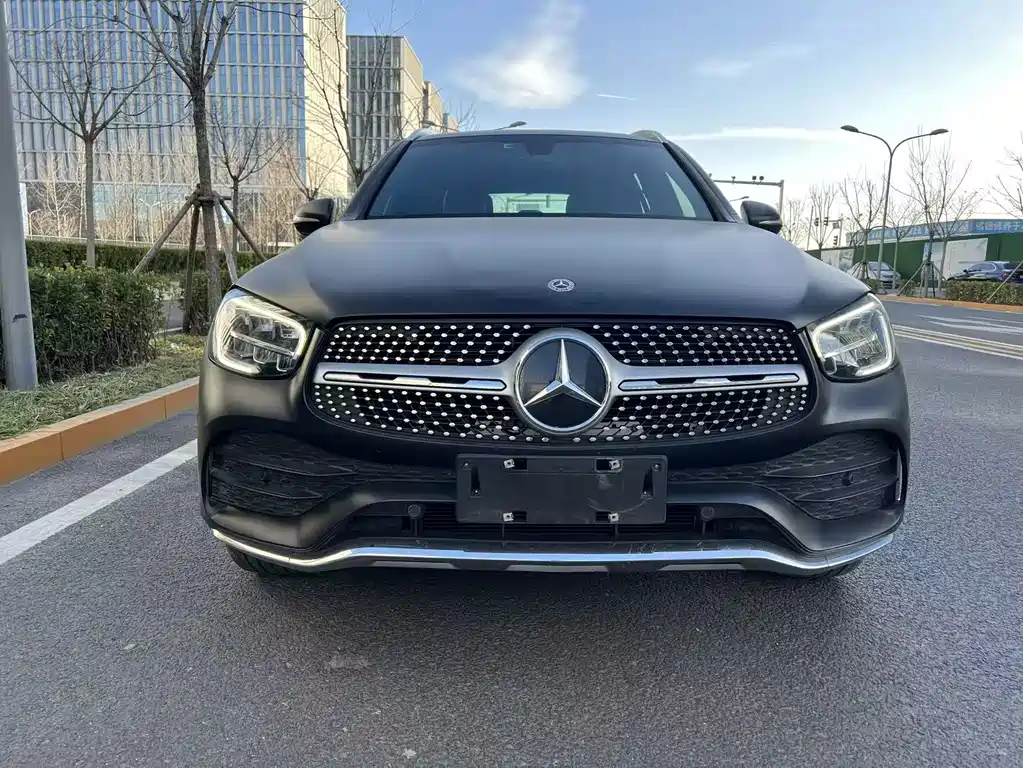 MERCEDES-BENZ GLC