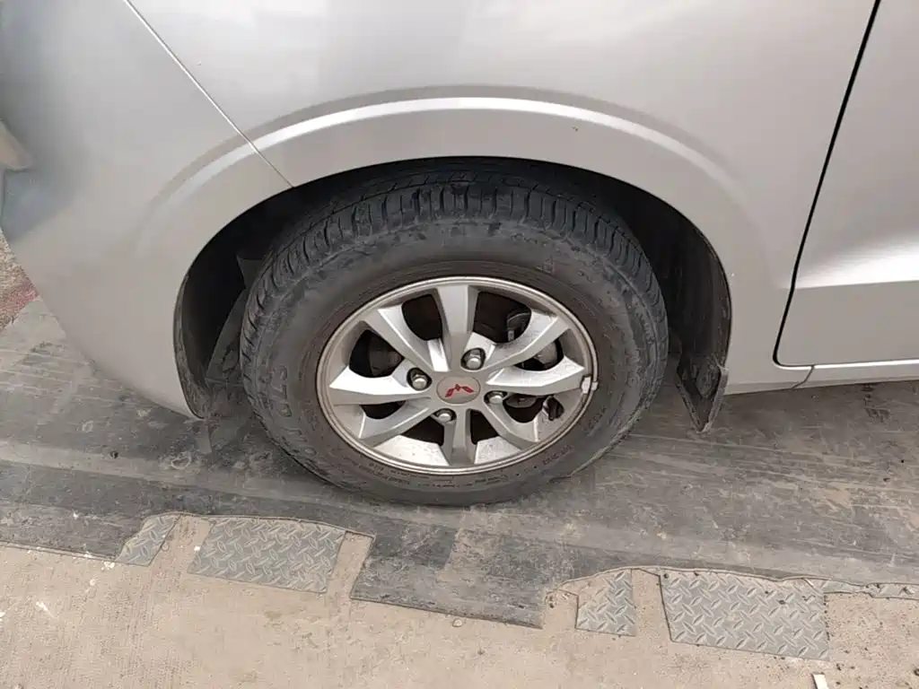 Wuling Hongguang V — миниатюра 25