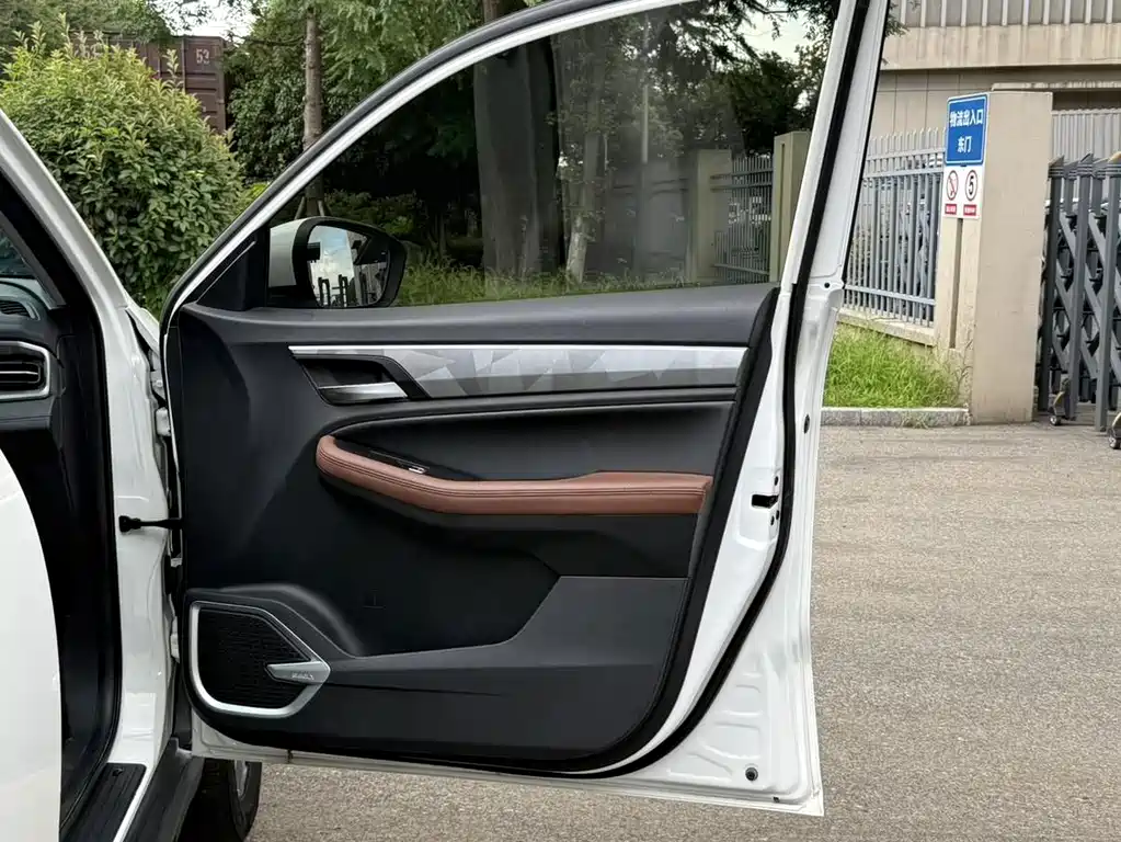 Geely Vision X6 — миниатюра 6