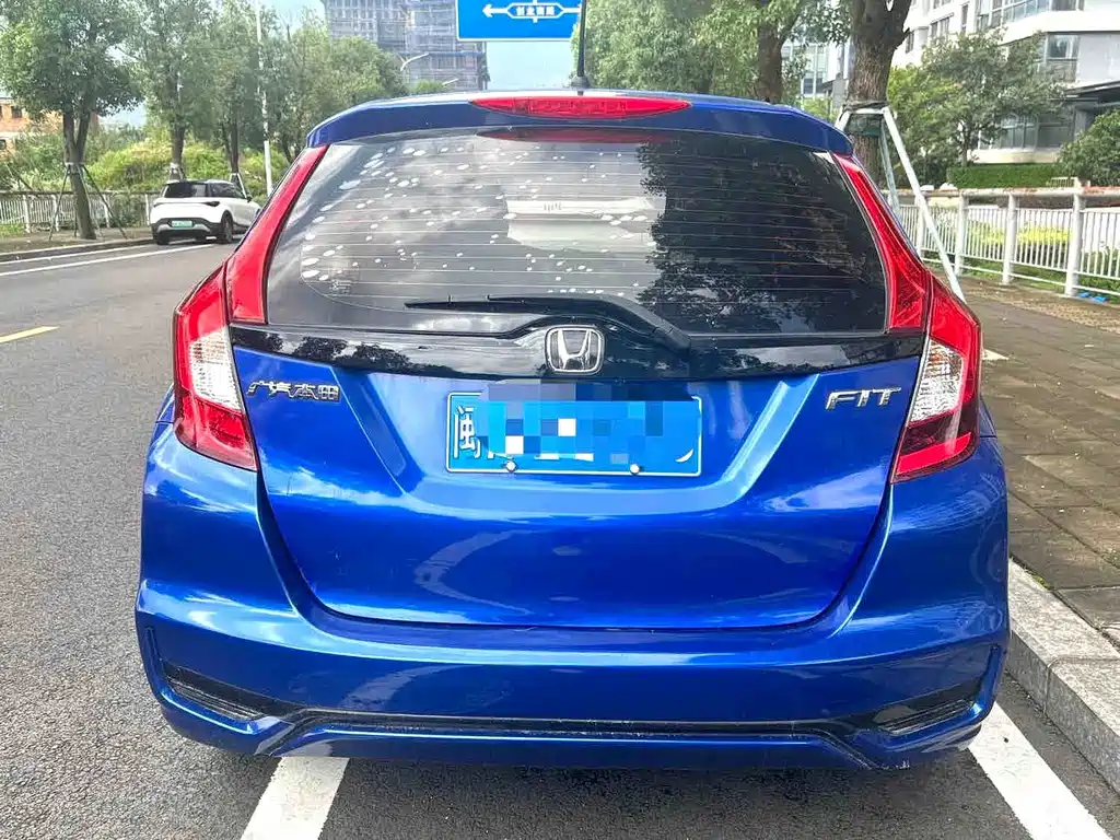 Honda Fit — миниатюра 6