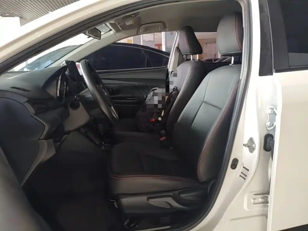 Toyota Yaris L — миниатюра 15