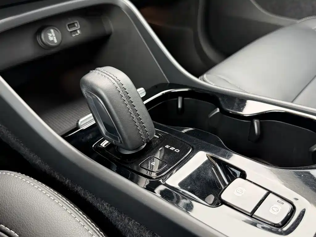 Volvo XC40 — миниатюра 8
