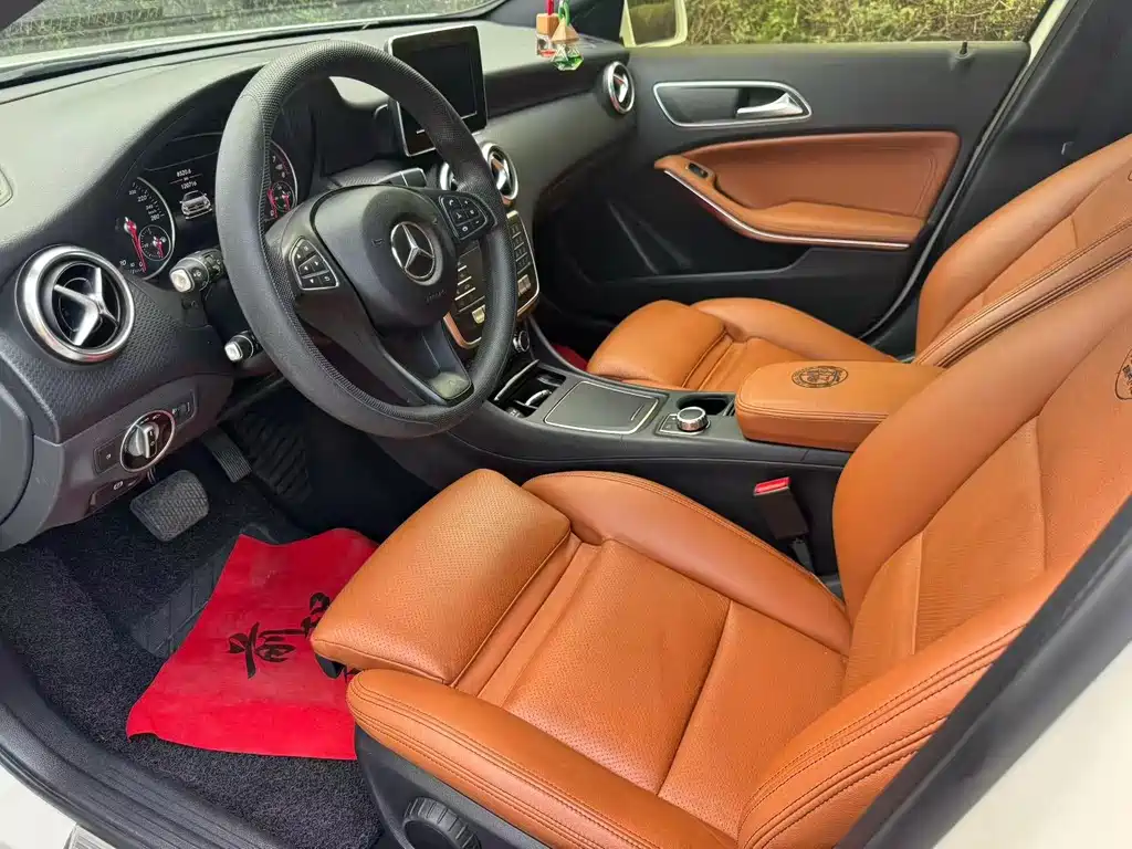 Mercedes-Benz A-Class (Import) — миниатюра 4