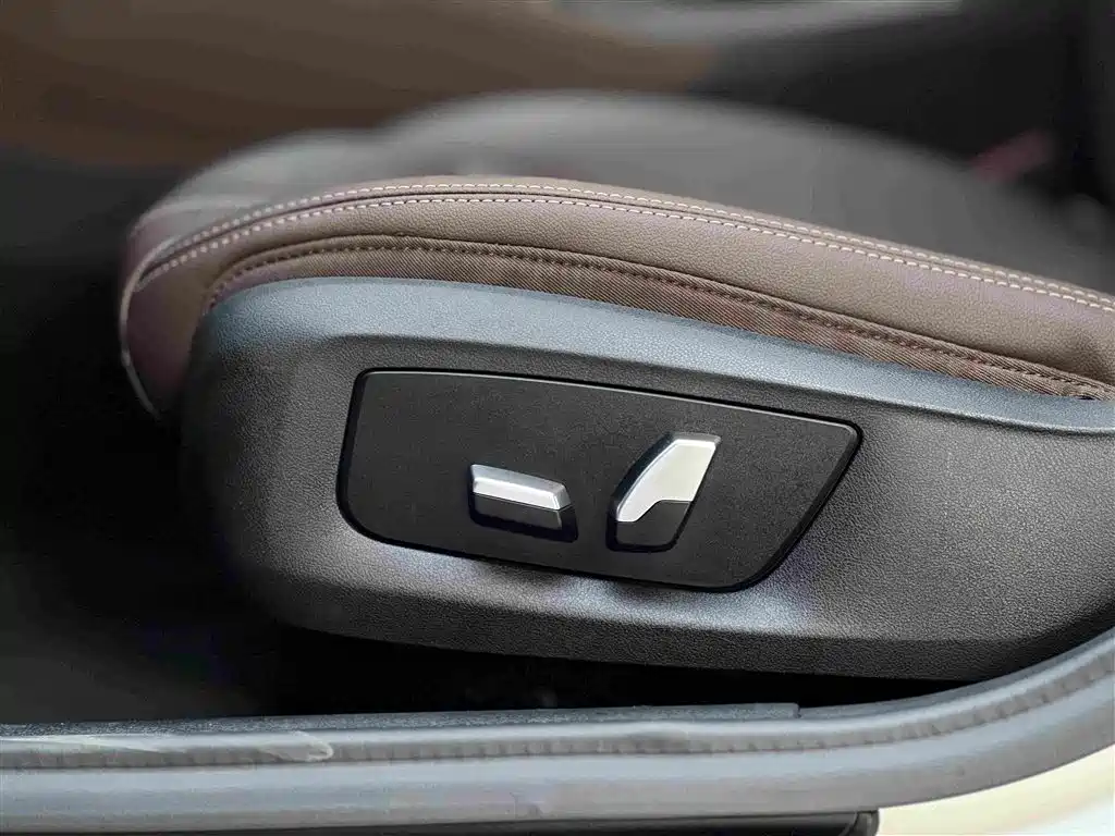 BMW 5 Series — миниатюра 16