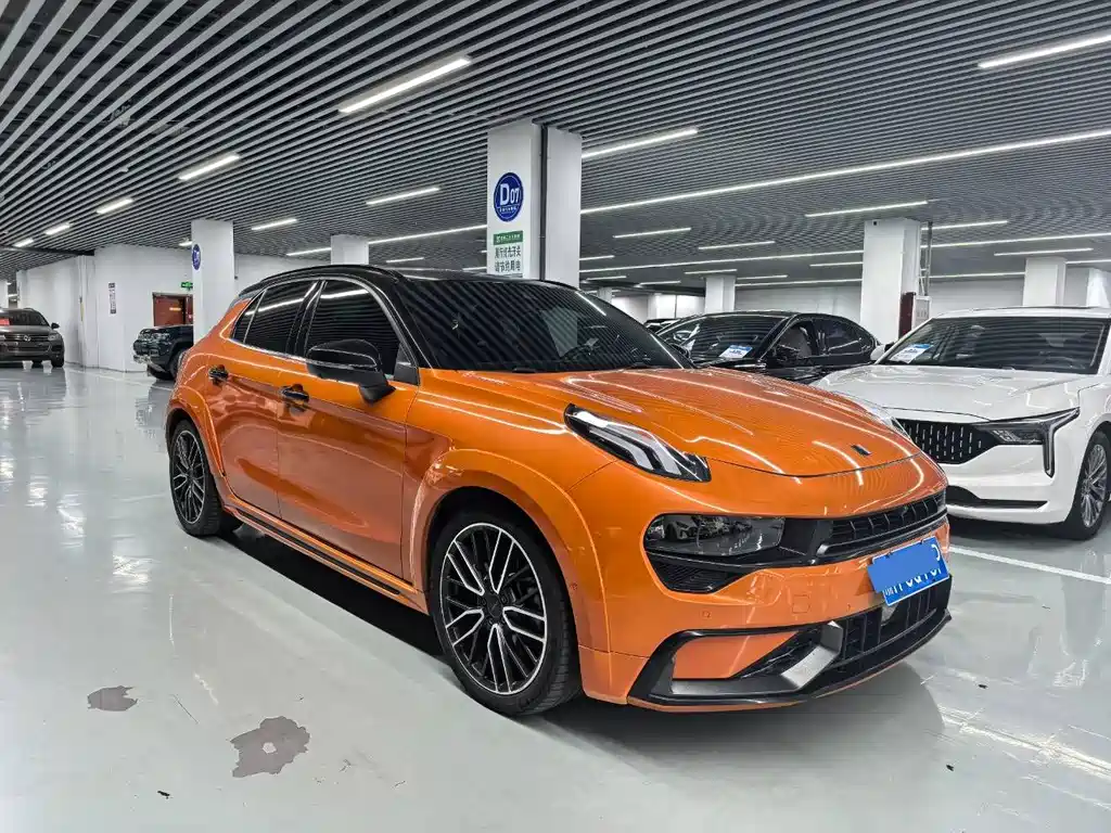 Lynk & Co 02 Hatchback — миниатюра 3