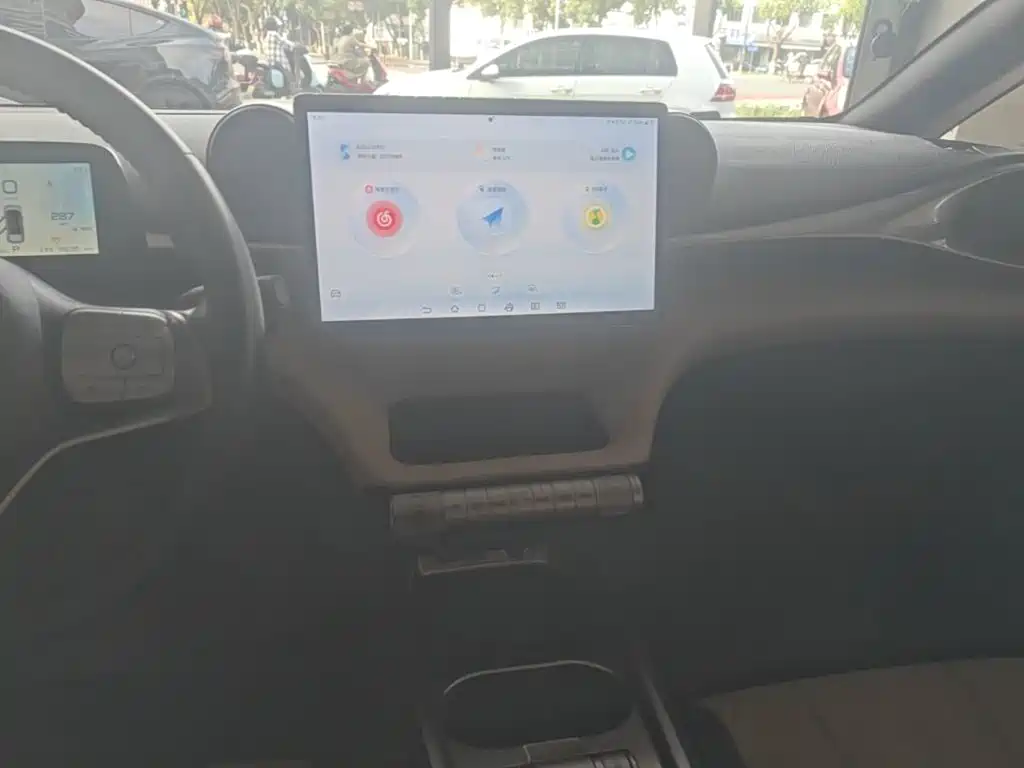 BYD Dolphin — миниатюра 13