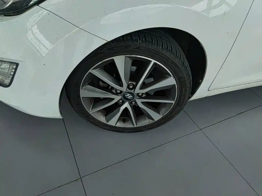 Hyundai Elantra Langdong — миниатюра 23